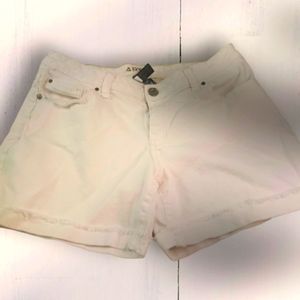 Apt 9 Shorts Size 8 Womens Cuffed Comfort Waist White Jean Denim Modern